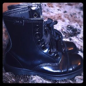 Dr. Martens! Black Patent leather!!!🖤🖤🖤